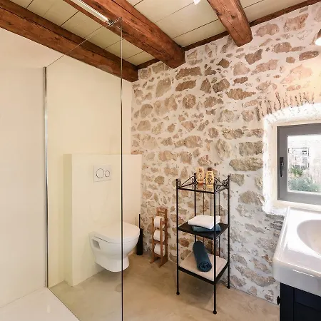 Villa Dalmatian Stone With Heated Pool, Nin