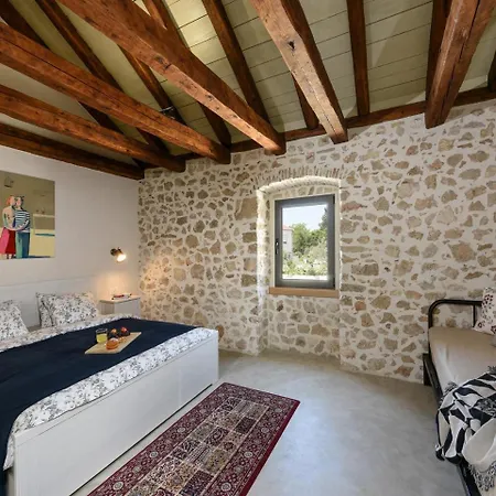 Dalmatian Stone With Heated Pool, Villa